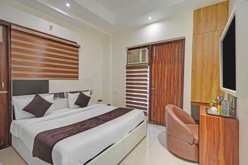 hotel church house rohini i near metro i spacious rooms i friendly staff i most preferred hotel in rohini