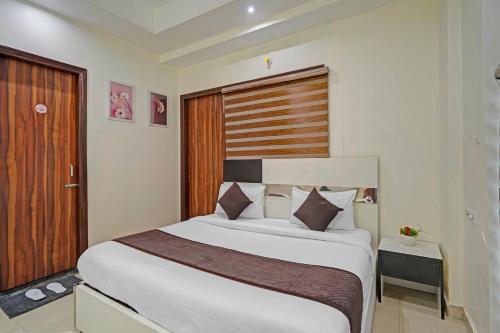 hotel church house rohini i near metro i spacious rooms i friendly staff i most preferred hotel in rohini