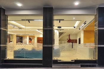 hotel maya cottage connaught place