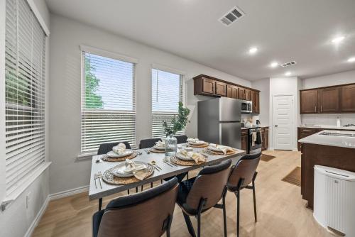 luxurious 4 bed duplex getaway