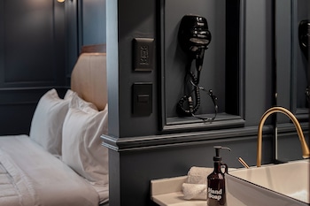 the midnight bloom suite