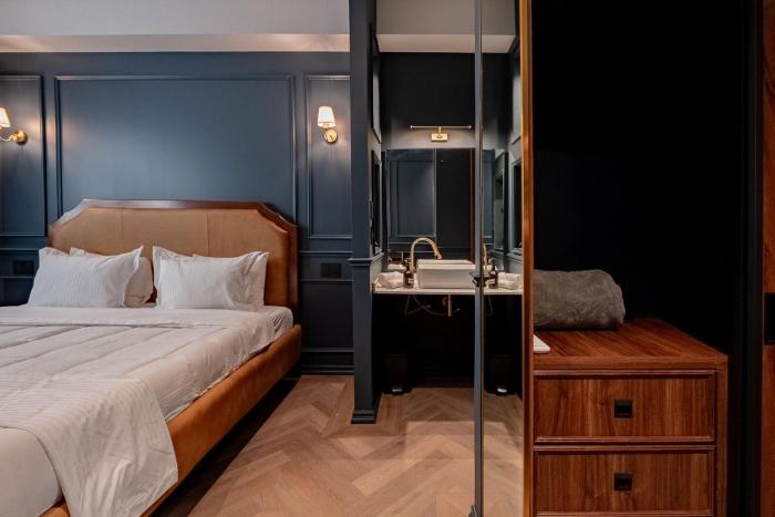 the midnight bloom suite