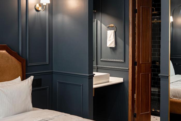 the midnight bloom suite