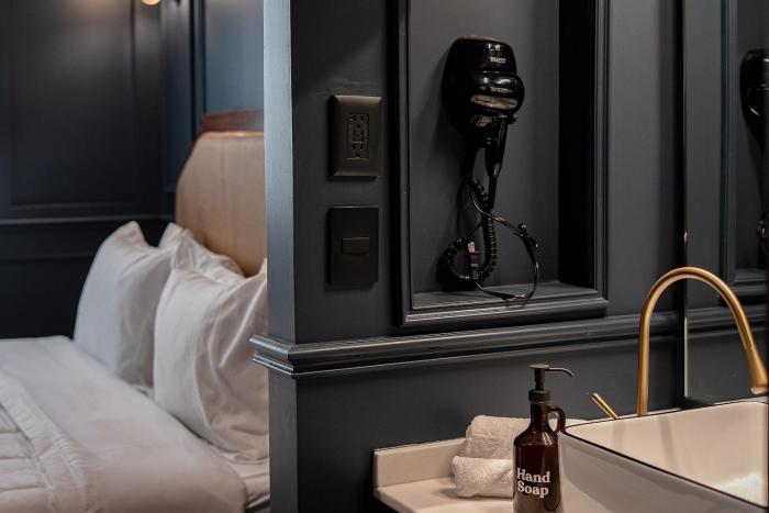 the midnight bloom suite