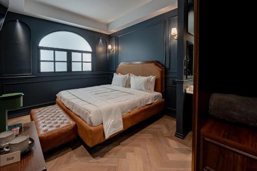 the midnight bloom suite