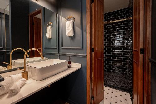 the midnight bloom suite