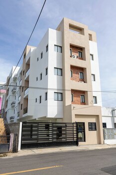 Prado Garden Hotel,,2 star