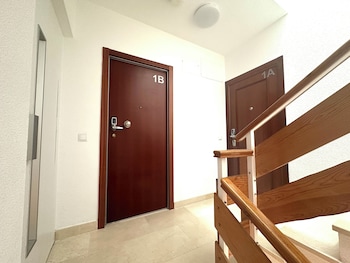 apartamentos avenida america