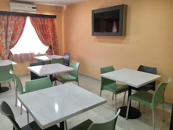 Plm Palace Lodge,,2 star