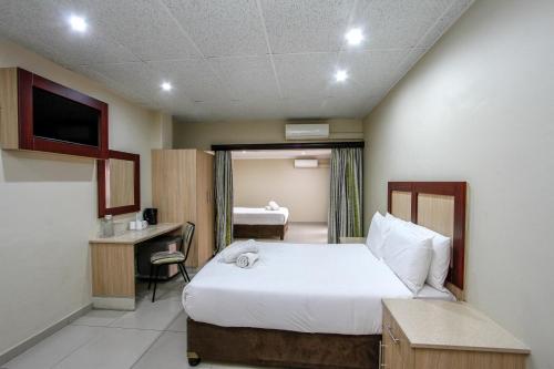 plm palace lodge
