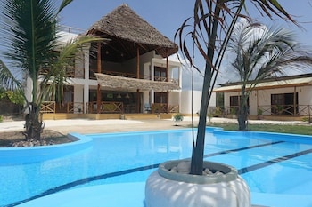 Hoom Zanzibar,,3 star