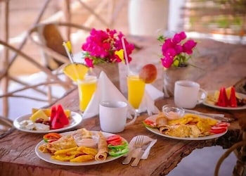 Hoom Zanzibar,,3 star