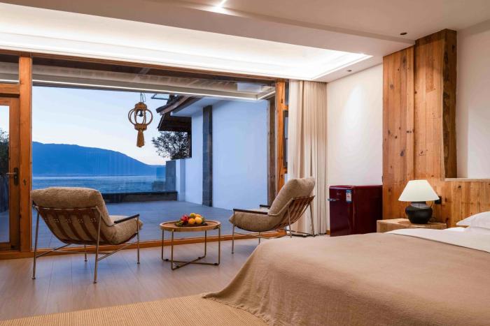 dali sky and erhai sea view holiday inn