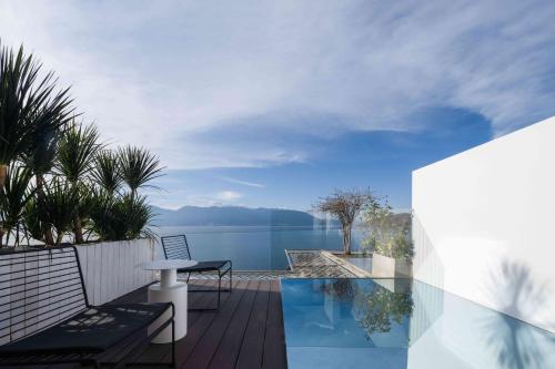 dali sky and erhai sea view holiday inn