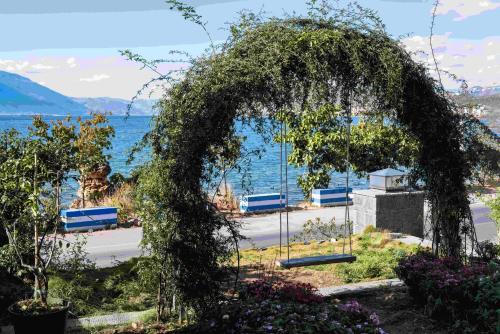 dali sky and erhai sea view holiday inn