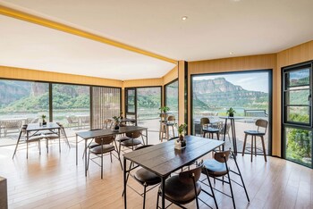 Country Retreats Henan Linzhou Shibanyan,,3 star