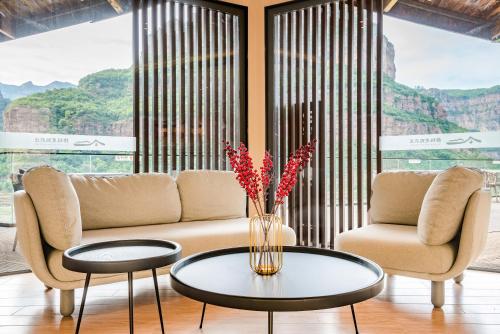 country retreats henan linzhou shibanyan