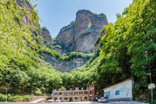 country retreats henan linzhou shibanyan