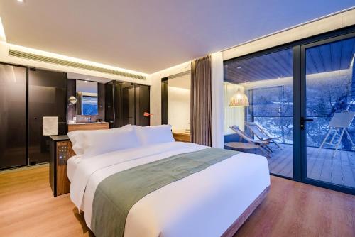country retreats henan linzhou shibanyan