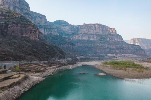 country retreats henan linzhou shibanyan