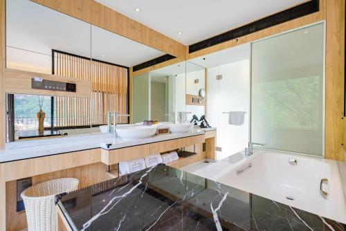 country retreats henan linzhou shibanyan