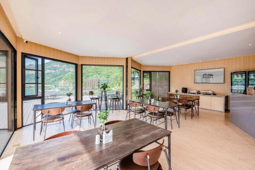country retreats henan linzhou shibanyan