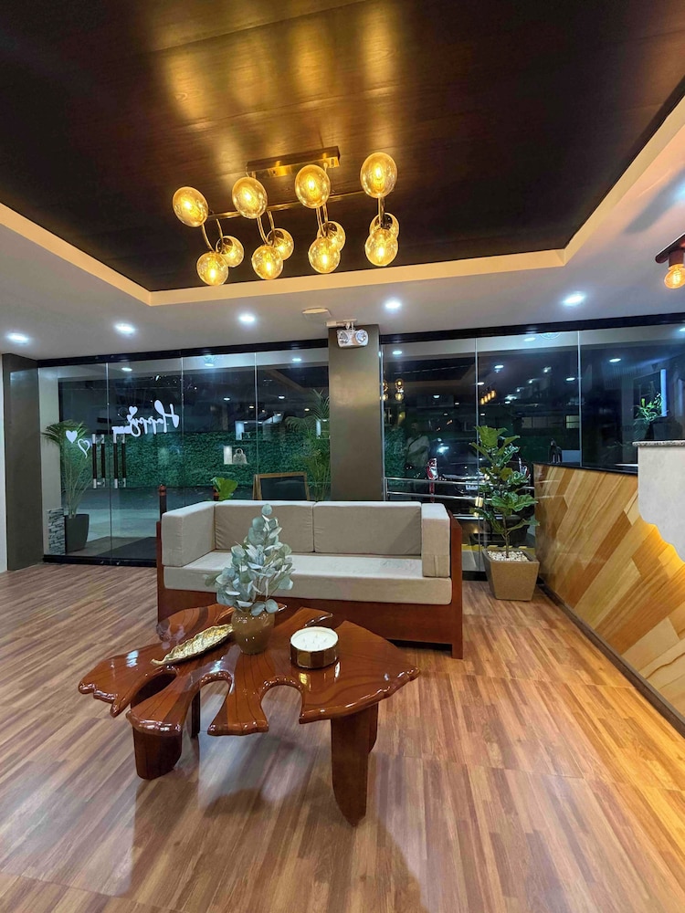 hollywood hotel puerto princesa