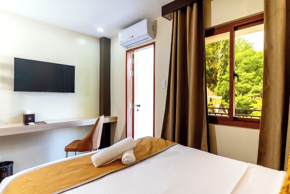hollywood hotel puerto princesa