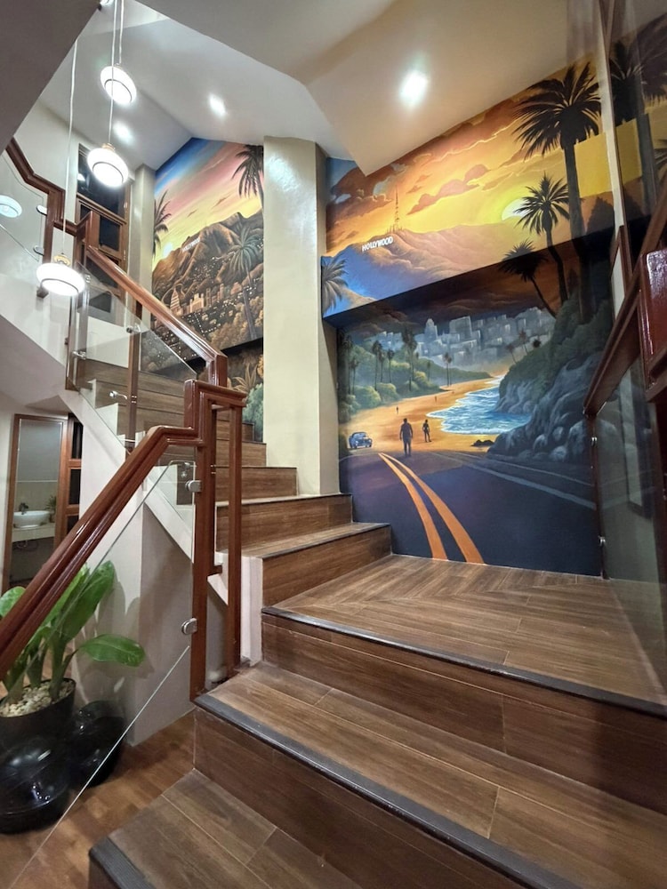 hollywood hotel puerto princesa
