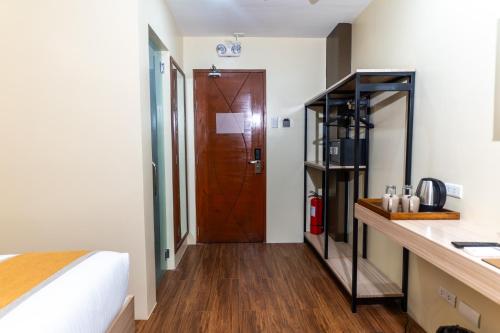 hollywood hotel puerto princesa