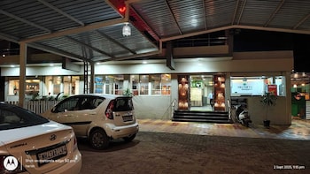 hotel srushti regency