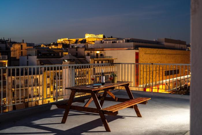 sunny 3bd flat acropolis view