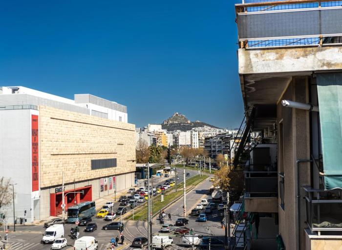 sunny 3bd flat acropolis view