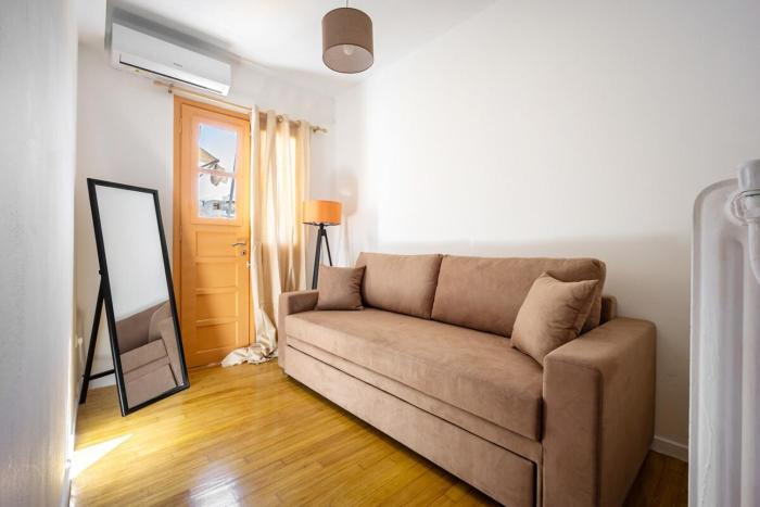 sunny 3bd flat acropolis view