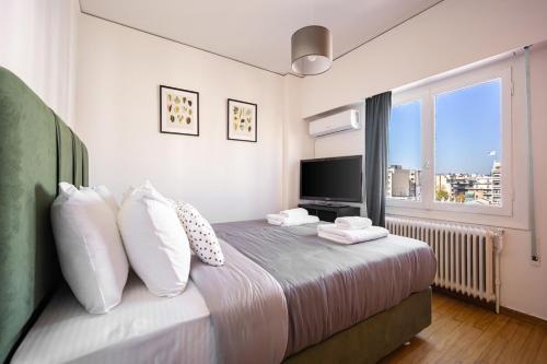 sunny 3bd flat acropolis view