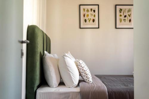 sunny 3bd flat acropolis view