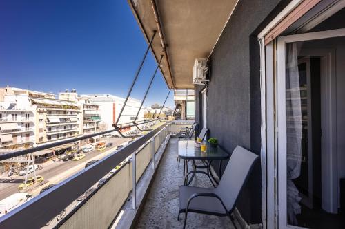 sunny 3bd flat acropolis view