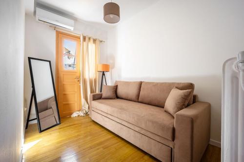 sunny 3bd flat acropolis view