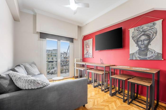 sunny cozy 3bd apt just a min away to acropolis