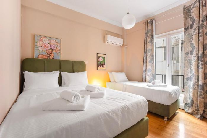 sunny cozy 3bd apt just a min away to acropolis