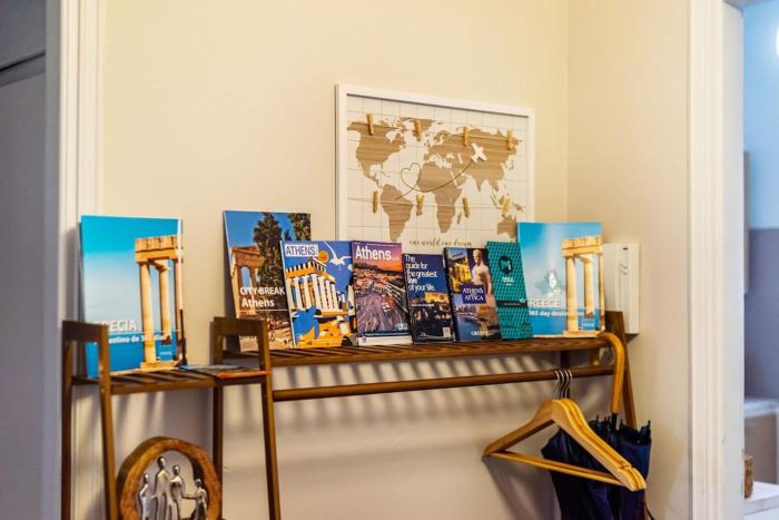 sunny cozy 3bd apt just a min away to acropolis
