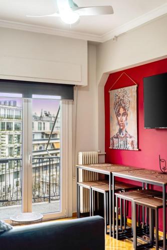 sunny cozy 3bd apt just a min away to acropolis