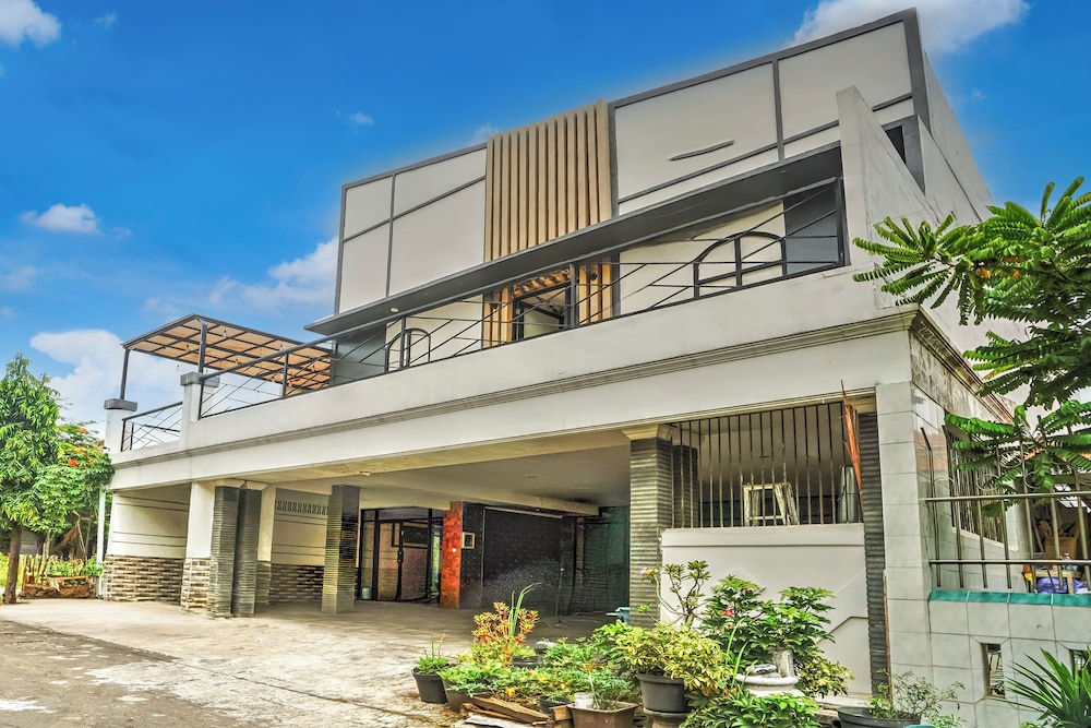 hotel o near ciputra world surabaya