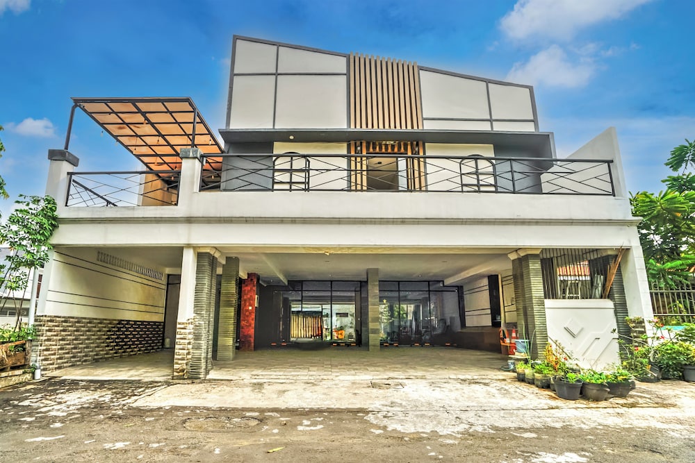 hotel o near ciputra world surabaya