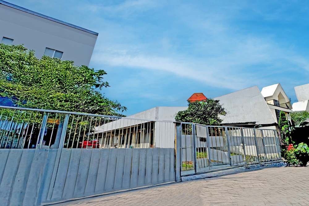 hotel o near ciputra world surabaya