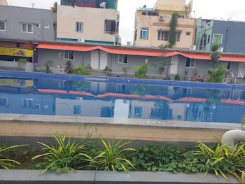 himalaya pool and resort