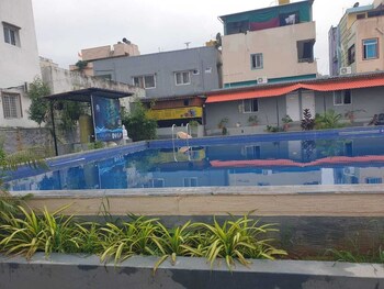 himalaya pool and resort