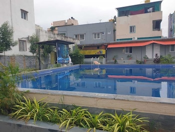 himalaya pool and resort
