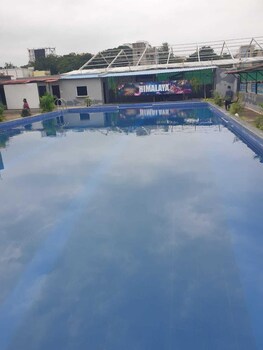himalaya pool and resort