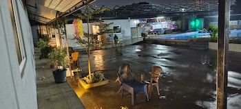 himalaya pool and resort